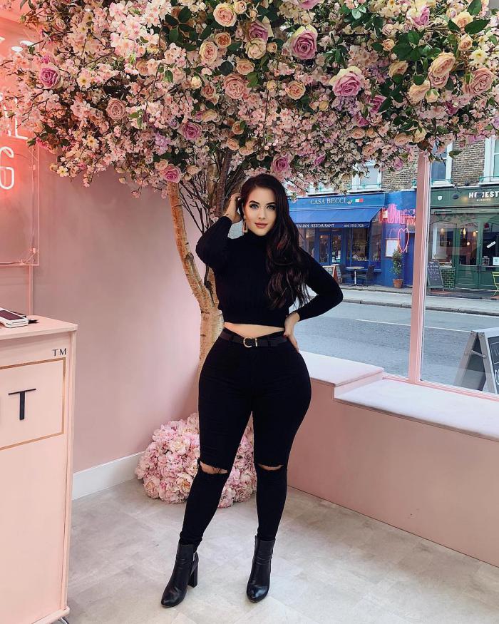 27-ամյա ամերիկուհին նվաճել է Instagram-ն իր անհավանական կազմվածքով