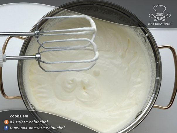 Շատ համեղ և յուրօրինակ տորթ էկլերներով, որը մի քիչ ժամանակատար է, բայց արժե պատրաստել