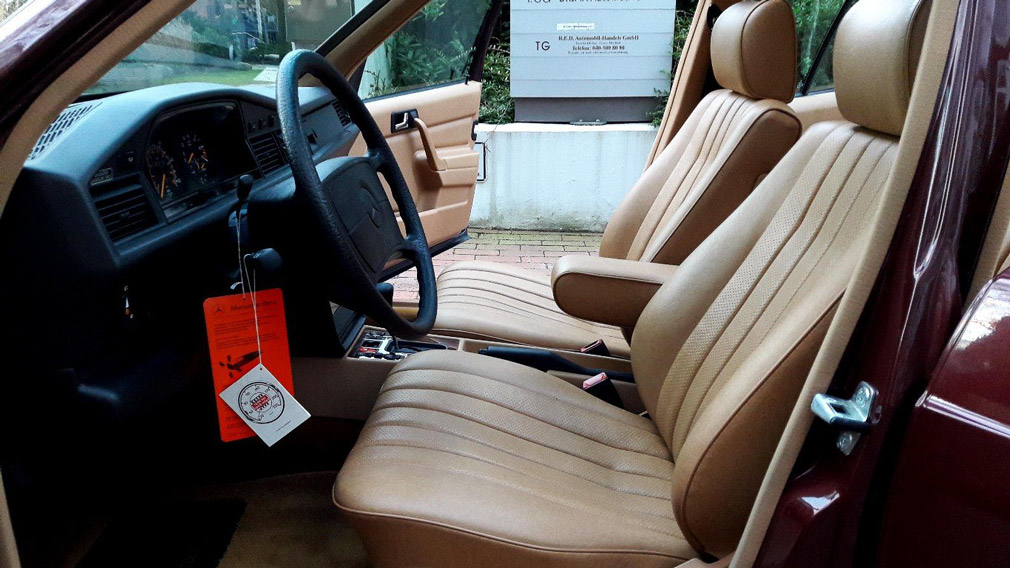 80-ականների արտադրության գրեթե նոր Mercedes-Benz 190E-ն վաճառքի է հանվել. միայն դրա սրահը տեսեք