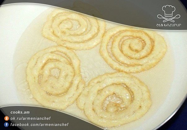 Սովորում ենք պատրաստել հնդկական շատ համեղ քաղցրավենիք՝ ջալեբի