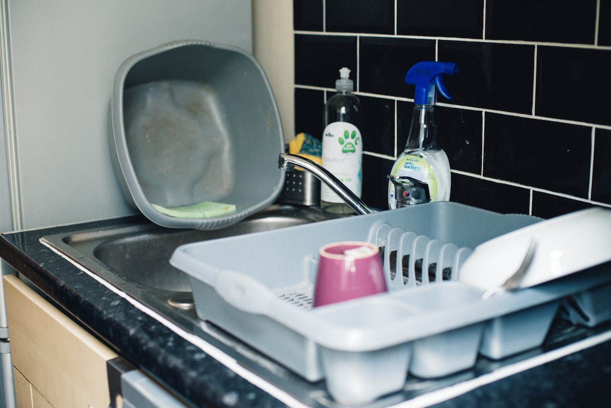 5 սարասփելի բնակարաններ որոնցում ապրում են միայնակ աղջիկներ: Միայն տեսնեք թե ինչ է կատարվում այդ բնակարաններում