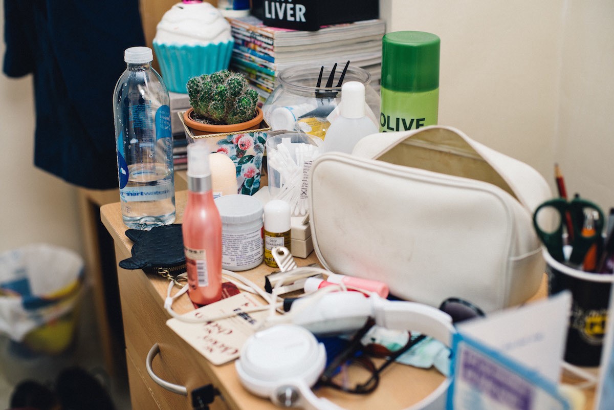 5 սարասփելի բնակարաններ որոնցում ապրում են միայնակ աղջիկներ: Միայն տեսնեք թե ինչ է կատարվում այդ բնակարաններում