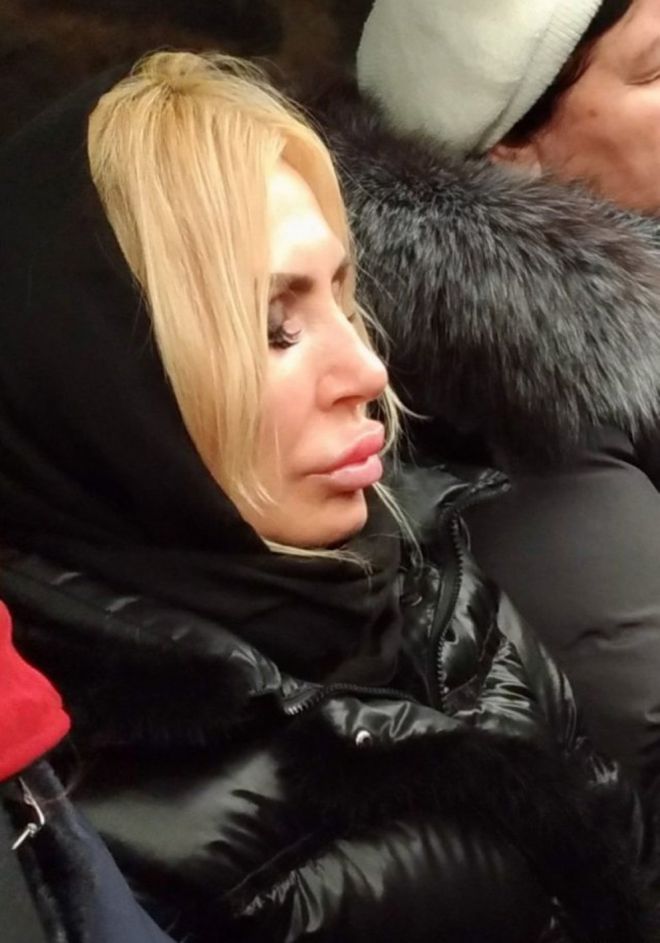 25 հմայիչ աղջիկներ, ովքեր վստահ են, որ գեղեցկությունը պետք է լինի շատ, շաա՜տ շատ