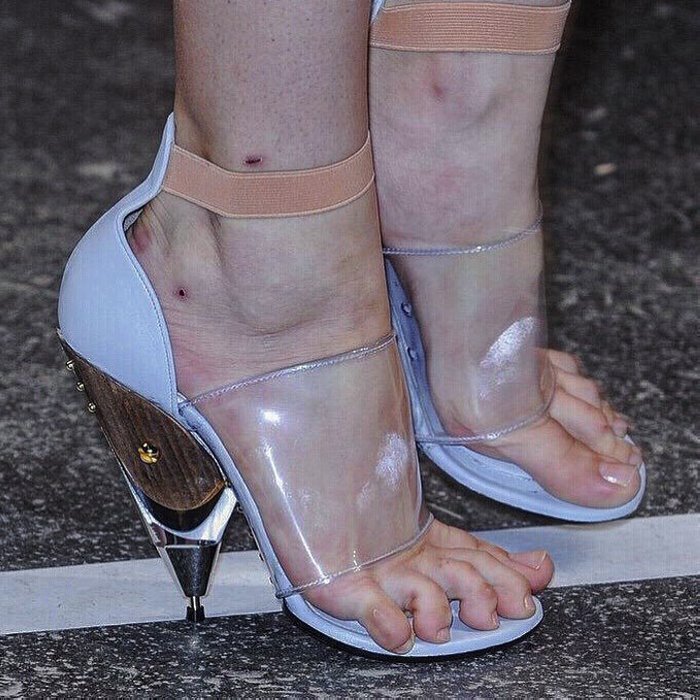 Այս կոշիկները ստեղծվել են տանջելու համար։ Ամենաանհարմար կոշիկները, որոնք դուք երբևէ տեսել եք