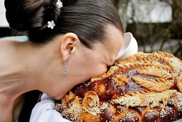 Լացելու աստիճալ զվարճալի լուսանկարներ, որոնք արվել են հարսանիքների մրցույթների ժամանակ