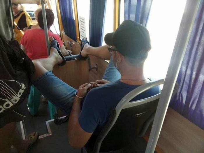 Անամոթ մարդկանց լուսանկարներ, որոնց ուզում ես երկրից արտաքսել։