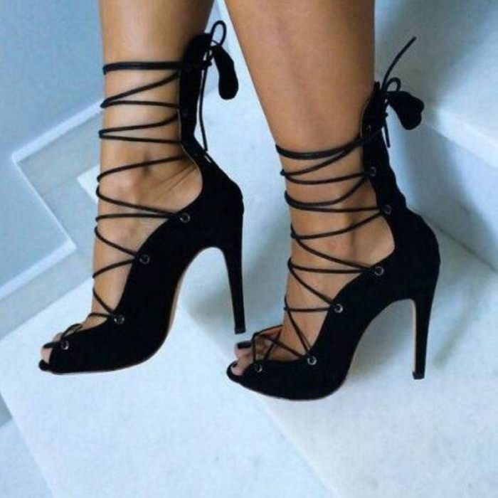 Այս կոշիկները ստեղծվել են տանջելու համար։ Ամենաանհարմար կոշիկները, որոնք դուք երբևէ տեսել եք