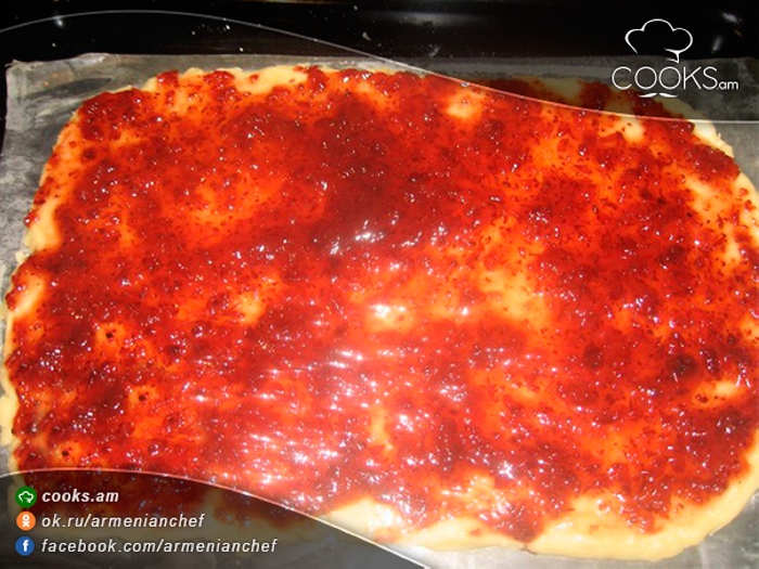 Հեշտ ու արագ պատրաստվող պիրոգ ջեմով: Վայելեք այն տաք թեյի հետ