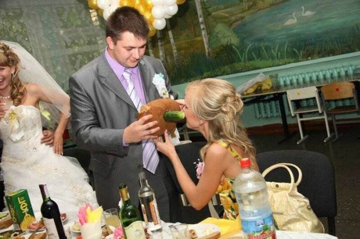 Լացելու աստիճալ զվարճալի լուսանկարներ, որոնք արվել են հարսանիքների մրցույթների ժամանակ