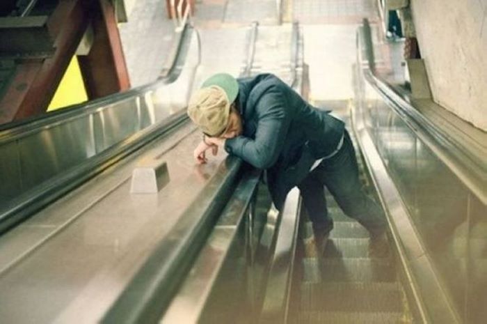 Իսկ դուք կարո՞ղ եք այսպես: Ցանկացած պայմաններում քնել կարողանալու տաղանդ ունեցող մարդկանց 20 զվարճալի լուսանկարներ։