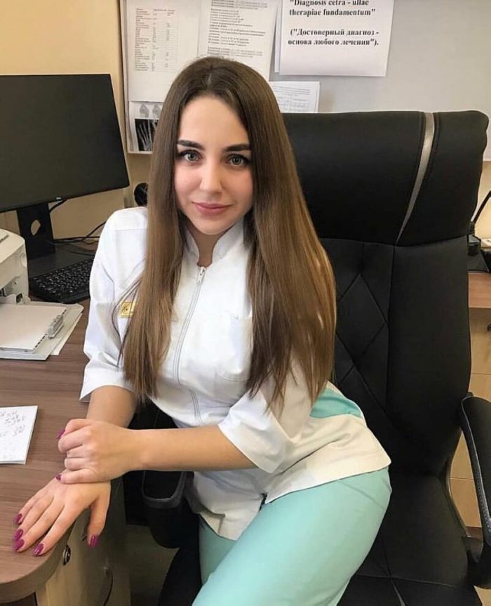 Նման բուժանձնակազմի հետ նույնիսկ մեռնելը վախենալու չէ. սպիտակ խալաթով գեղեցկուհիների լուսանկարներ