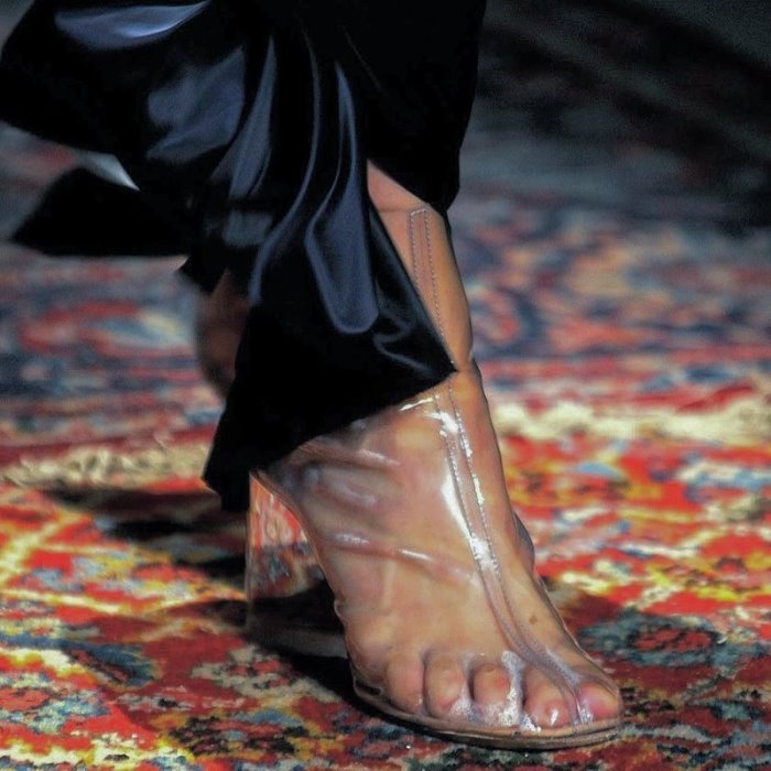 Այս կոշիկները ստեղծվել են տանջելու համար։ Ամենաանհարմար կոշիկները, որոնք դուք երբևէ տեսել եք