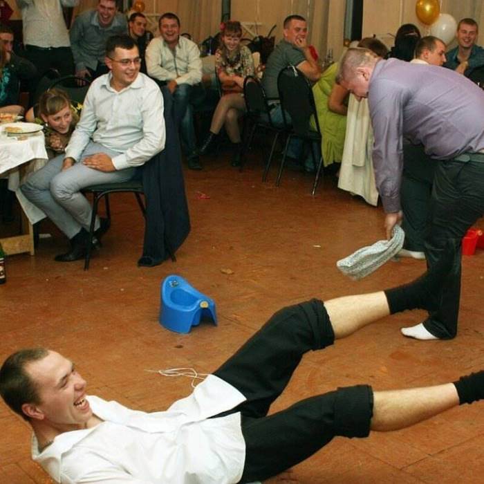 Լացելու աստիճալ զվարճալի լուսանկարներ, որոնք արվել են հարսանիքների մրցույթների ժամանակ