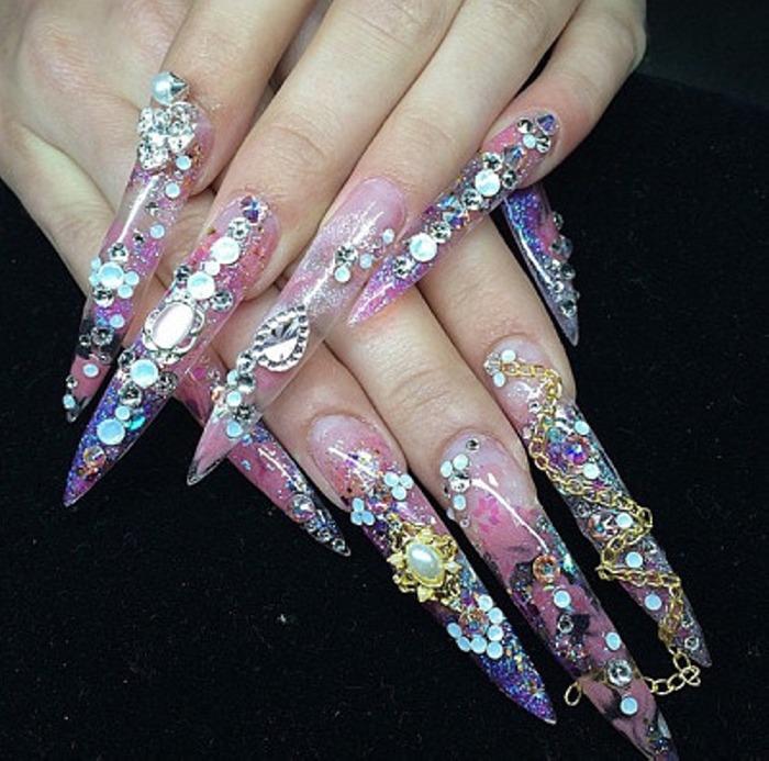 Մանիկյուրի նկարների ընտրանի, որը վախեցնում է բոլորին