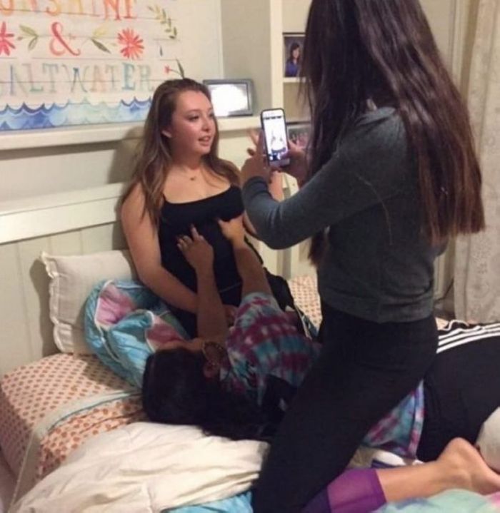 25 աղջիկներ, ովքեր չեն լսել բարդությունների մասին և ապրում են իրենց կանոններով