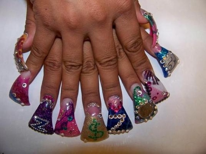 Մանիկյուրի նկարների ընտրանի, որը վախեցնում է բոլորին