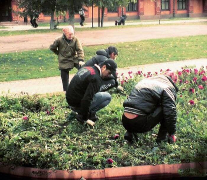 Տարօրինակ լուսանկարներ` &laquo;ստորացրու և իշխիր&raquo; շարքից