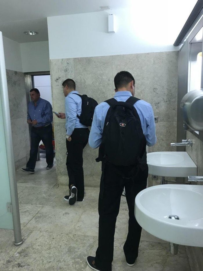 14 լուսանկար, որոնք ապացուցում են, որ մենք բոլորս ապրում ենք Մատրիցայում