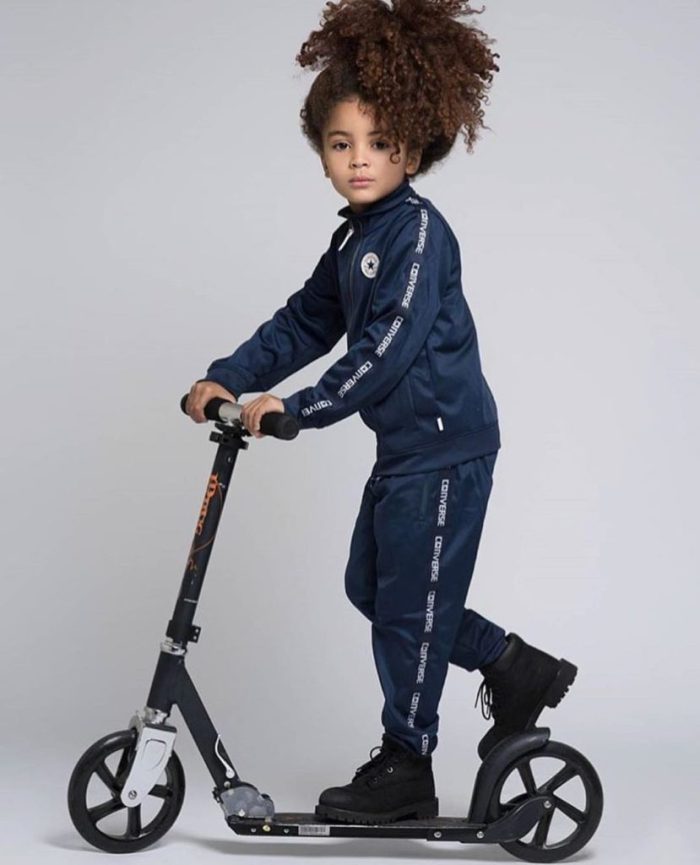 Այս հմայիչ տղան հիացրել է աշխարհը իր գանգուրներով