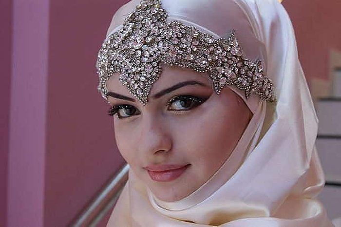 Ինչու՞ են մահմեդական կանայք դիմահարդարվում տանը: Գիտե՞ք այս մասին