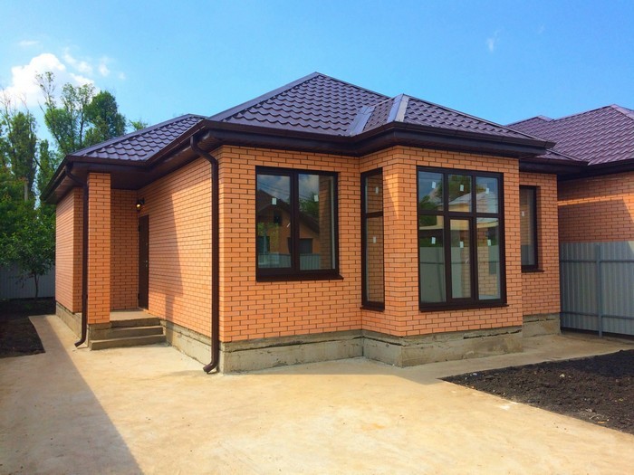 Մեկ հարկանի տների գեղեցիկ ֆասադներ. 51 գաղափարների լուսանկարներ