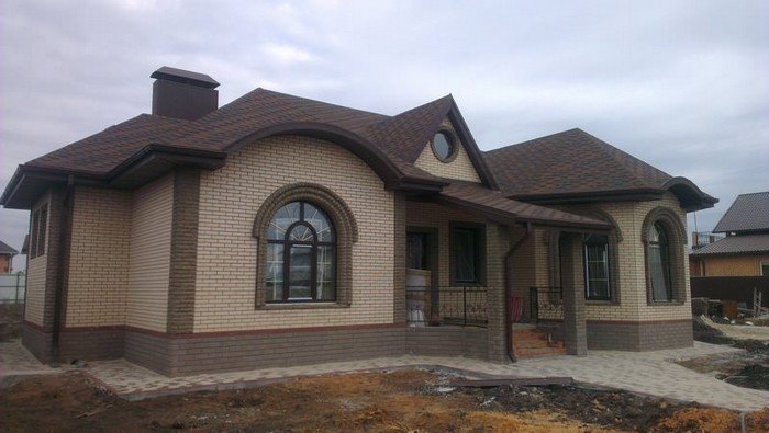 Մեկ հարկանի տների գեղեցիկ ֆասադներ. 51 գաղափարների լուսանկարներ