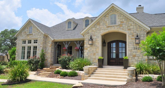 Մեկ հարկանի տների գեղեցիկ ֆասադներ. 51 գաղափարների լուսանկարներ