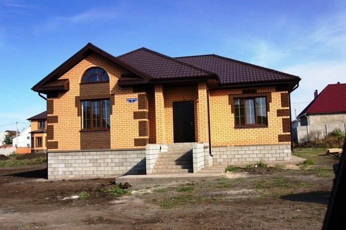 Մեկ հարկանի տների գեղեցիկ ֆասադներ. 51 գաղափարների լուսանկարներ