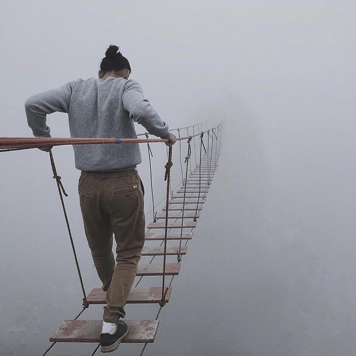 12 լուսանկար, որտեղ կարծես թե ոչինչ տեղի չի ունենում, իսկ ձեռքերդ արդեն քրտնել են, և սիրտդ արագ բաբախում է