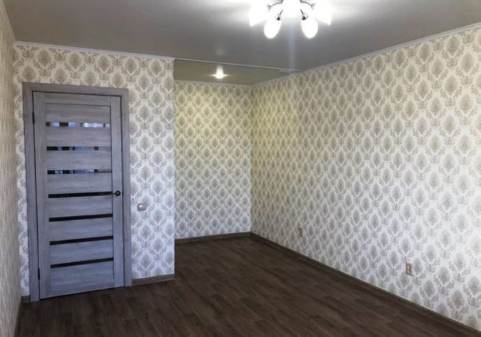 Ամուսինը, ի ուրախություն իր կնոջ, փոքր գումարով բնակարանում կատարեց համեստ վերանորոգում