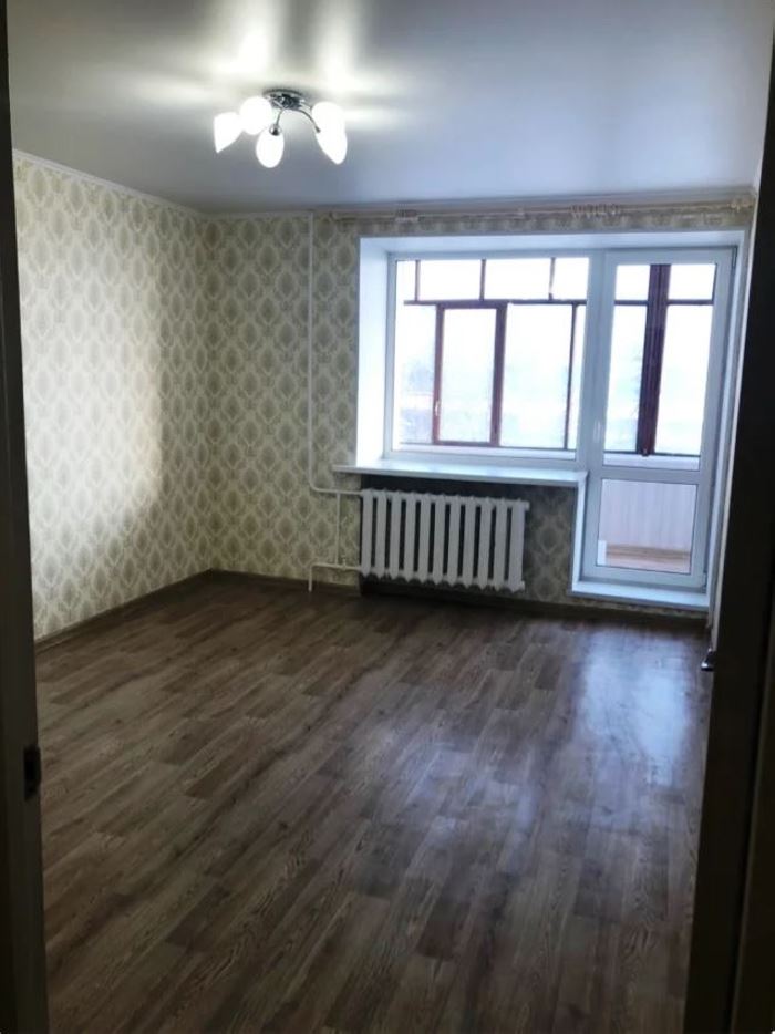 Ամուսինը, ի ուրախություն իր կնոջ, փոքր գումարով բնակարանում կատարեց համեստ վերանորոգում