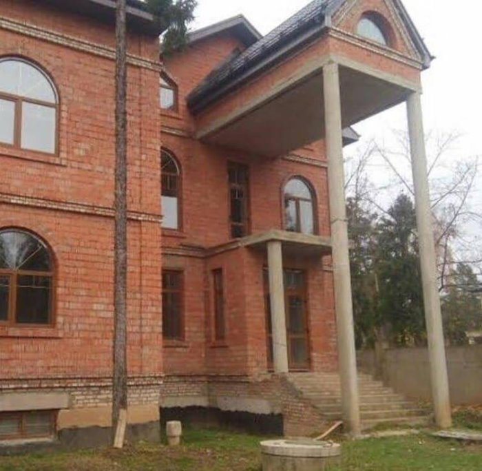 Այն դեպքը, երբ շինարարները ցույց տվեցին առավելագույն ֆանտազիա և նվազագույն առողջ բանականություն