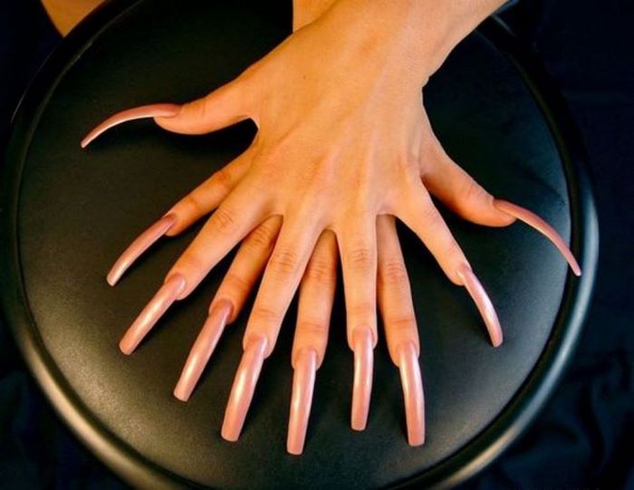 Մատնահարդարում և պեդիկյուր, որոնց վրա կորցրել են կառավարումը: Ավելի լավ է դա չտեսնել