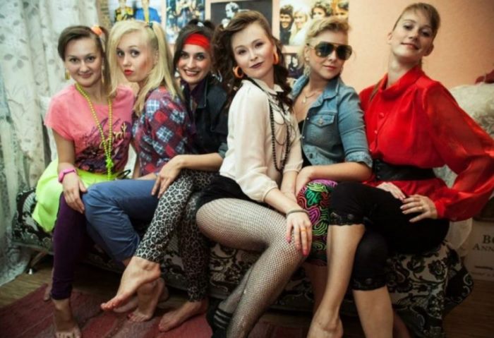 «Մեծ տարբերություն». Ինչպիսի՞ն էին աղջիկները 90–ականներին և ինչպիսին են նրանք այժմ