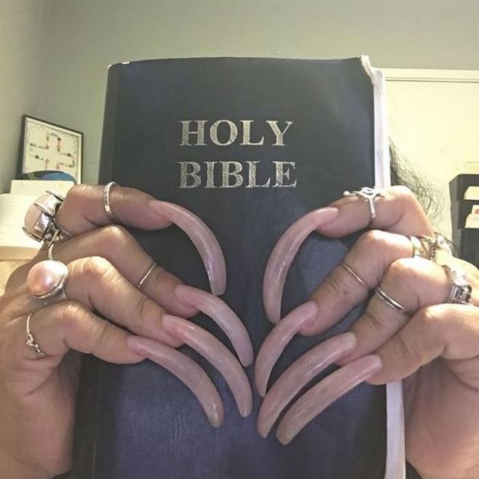 Մատնահարդարում և պեդիկյուր, որոնց վրա կորցրել են կառավարումը: Ավելի լավ է դա չտեսնել