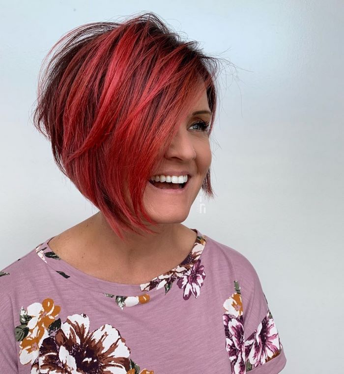 Նորաձև սանրվածքներ՝ նվազագույն ոճավորմամբ. 15 տարբերակ ակտիվ կանանց համար