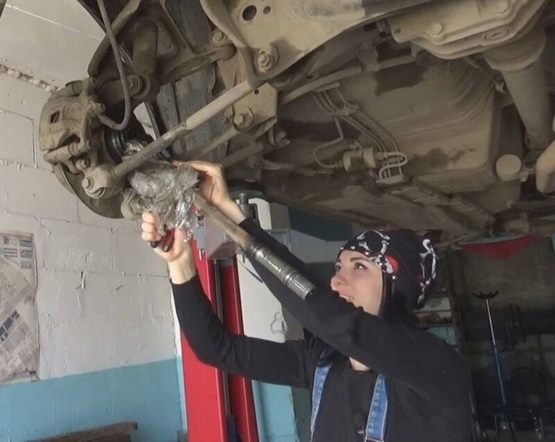 &laquo;Բոլոր տեսակի մասնագիտություններն են կարևոր&raquo;. Գեղեցկուհիներ, ովքեր իրենց համար ընտրել են ավտոմեխանիկի արհեստը