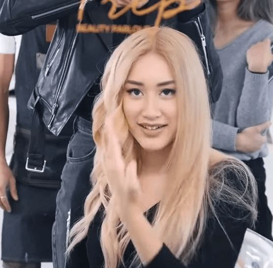 Թխահեր կորեացուն դարձրեցին շիկահեր։ Նա նույնիսկ չէր հավատում իր կերպարանափոխմանը