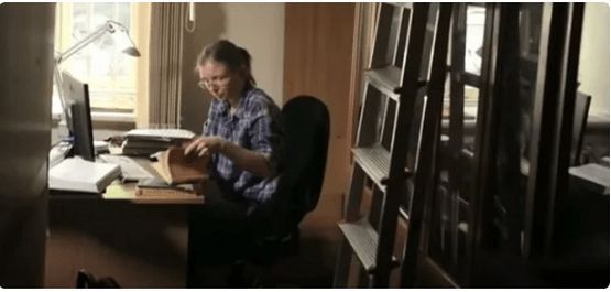 «Հրաշալի վերափոխում» Մոխրոտիկ–գրադարանավարից վերածեցին տպավորիչ բիզնես–լեդիի…
