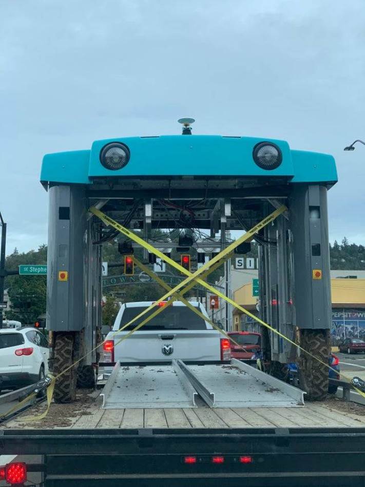 Ամենաառեղծվածային և անհասկանալի բեռները, որոնք կարելի է միայն հանդիպել սովորական ճանապարհներին