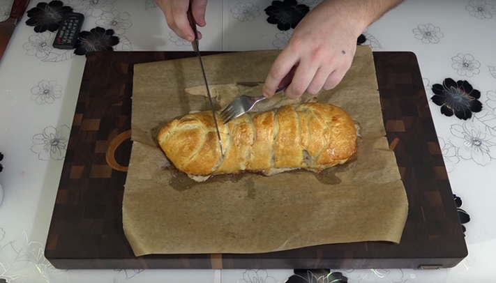 Նա 4 պինդ խաշած ձու է դնում հենց ֆարշով բարձի վրա&hellip; արդյո՞ւնքը. կարկանդակների կարկանդակ