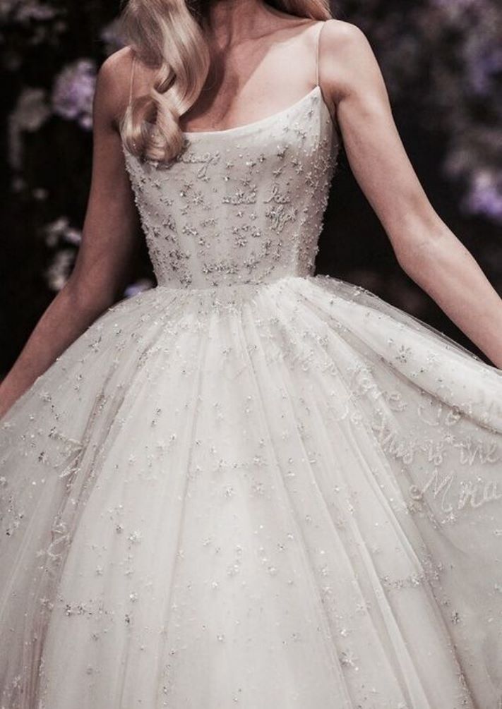 14 կախարդական հարսանեկան զգեստներ, որոնք կարծես հեքիաթից լինեն