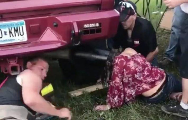 Կանանց հիմարության 25 օրինակ, որոնց պատճառով աղջիկները մխրճվել են անսպասելի վայրերում և տհաճ դիրքերում