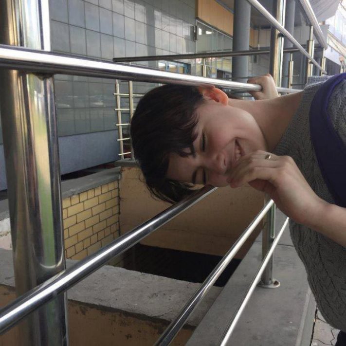 Կանանց հիմարության 25 օրինակ, որոնց պատճառով աղջիկները մխրճվել են անսպասելի վայրերում և տհաճ դիրքերում