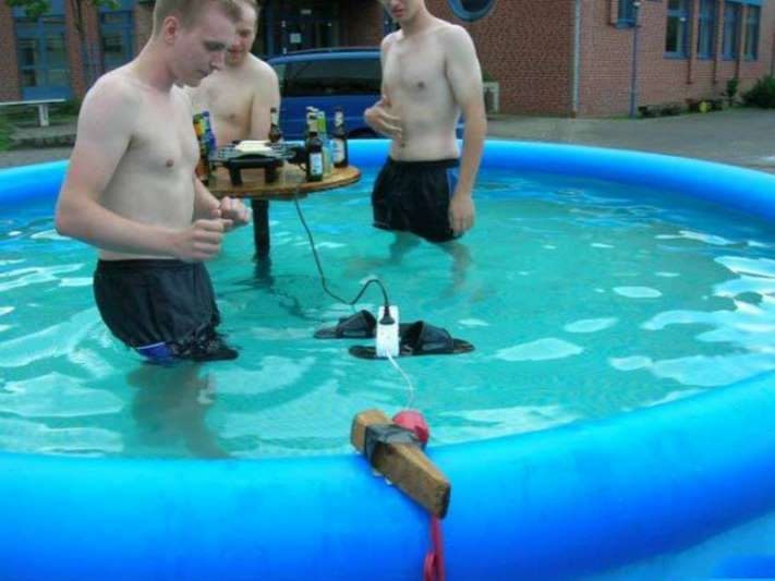 25 լուսանկար, որտեղ ոմանք անմտածված ռիսկի են ենթարկվում` հաշմանդամ դառնալու կամ դրանից էլ վատ