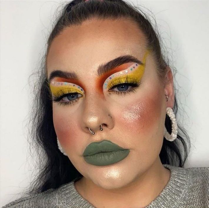 19 աղջիկներ, ովքեր հասցրել են զղջալ ոճաբանին այցելելու համար