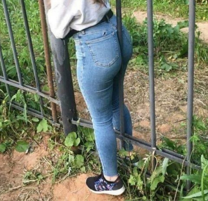 Կանանց հիմարության 25 օրինակ, որոնց պատճառով աղջիկները մխրճվել են անսպասելի վայրերում և տհաճ դիրքերում