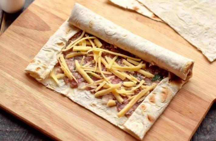 Ես սովորեցի լավաշից համեղ ուտեստ պատրաստել