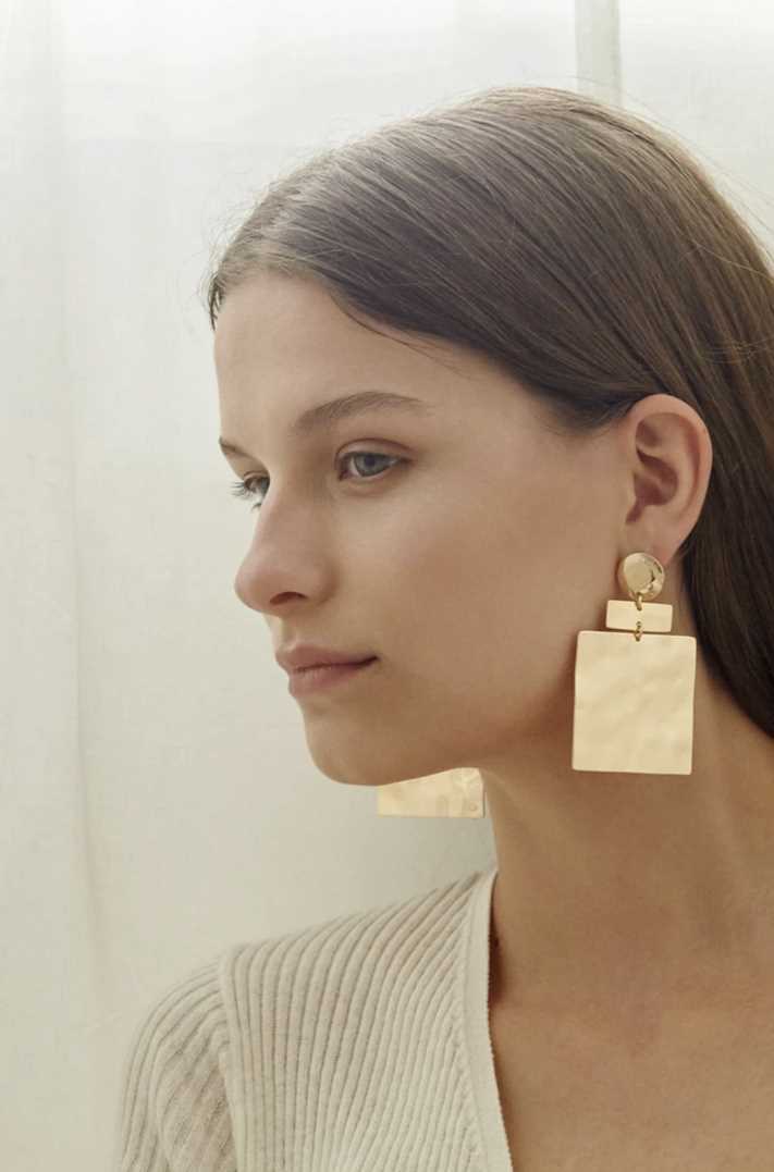 Կանացի հոգեբանական թեստ. Ընտրեք ամենագեղեցիկ ականջօղերը և պարզեք, թե ինչով եք գրավում տղամարդկանց