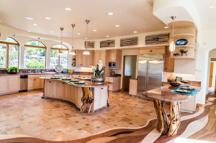 Առաջին հայացքից սա սովորական տուն է. միայն ներս մտնելուց հետո կհասկանաք, թե ինչու այն 7,6 միլիոն դոլար արժե